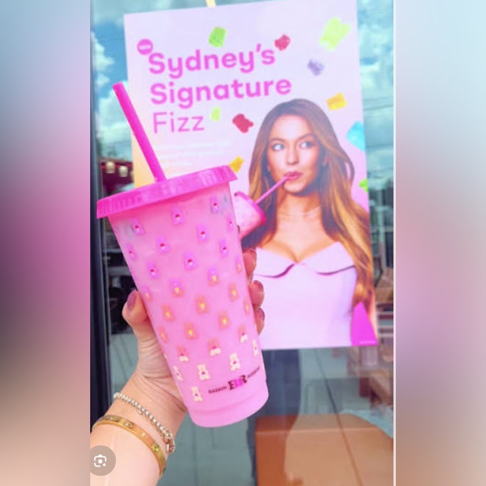 (5) Color Changing Sydney Sweeney x Baskin-Robbins 20 oz Gummi Bear Cup-NWT🩷🥤🐻💜